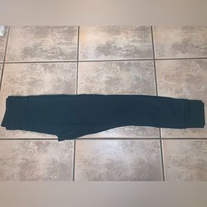 Dark green aritzia workout leggings